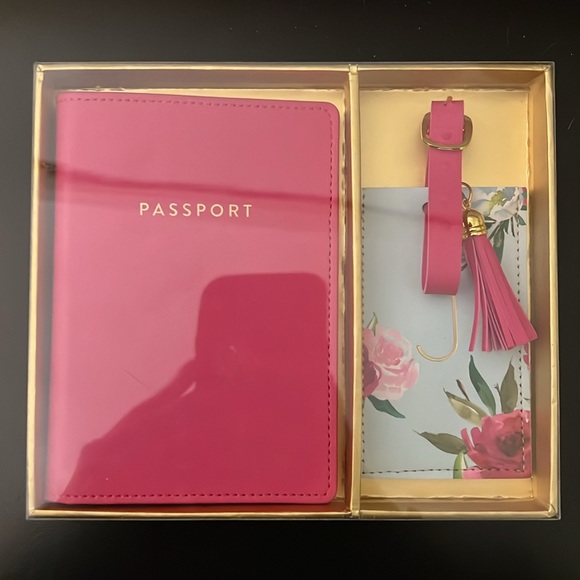 Eccolo Passport and Luggage Tag “J” Gift Set - Picture 1 of 5